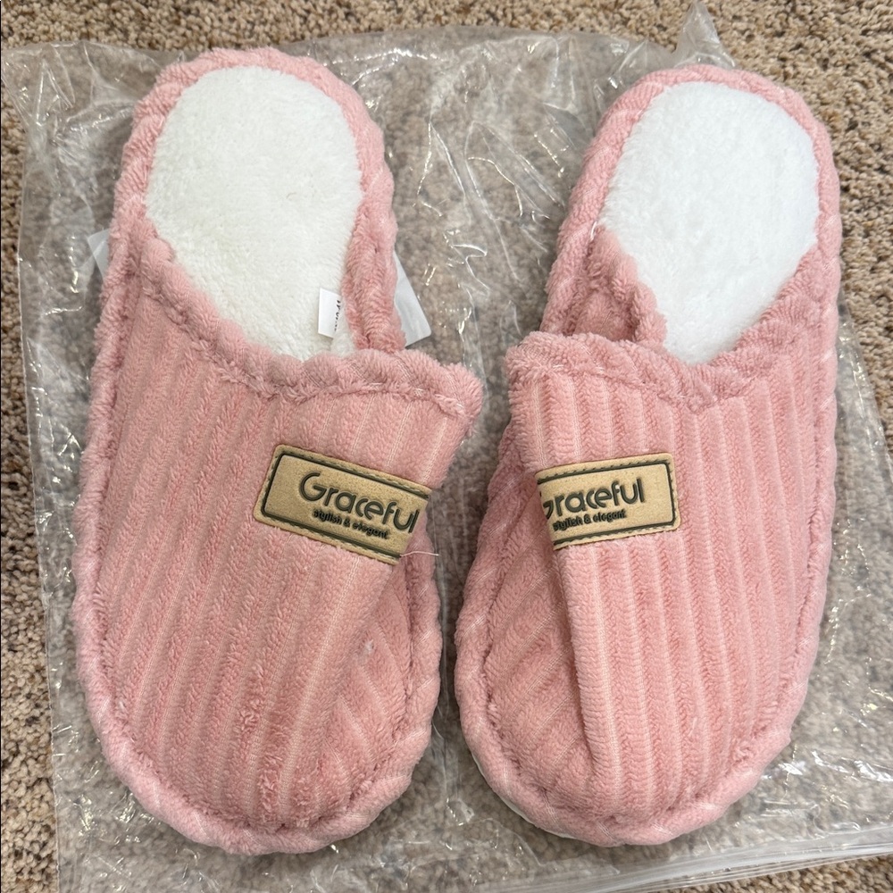 Grace Pink Cozy Women's Slippers 7.5 to 8